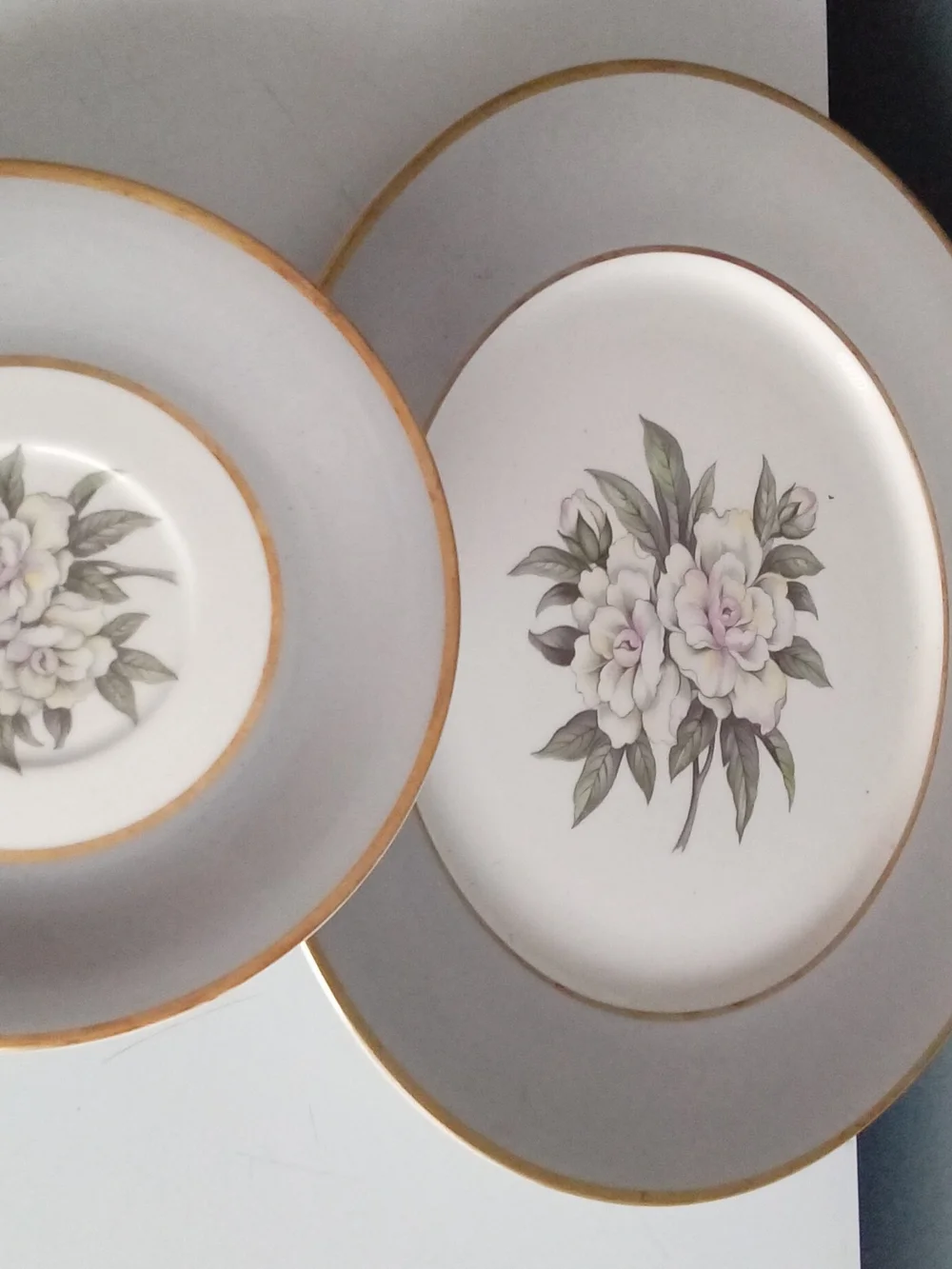 Floral Gold-Trim Dinner Plate and Bowl Set - Gray and White
